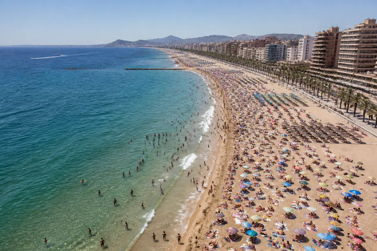 España suma 46,6M de turistas y 63.800M€ en ingresos en el primer semestre