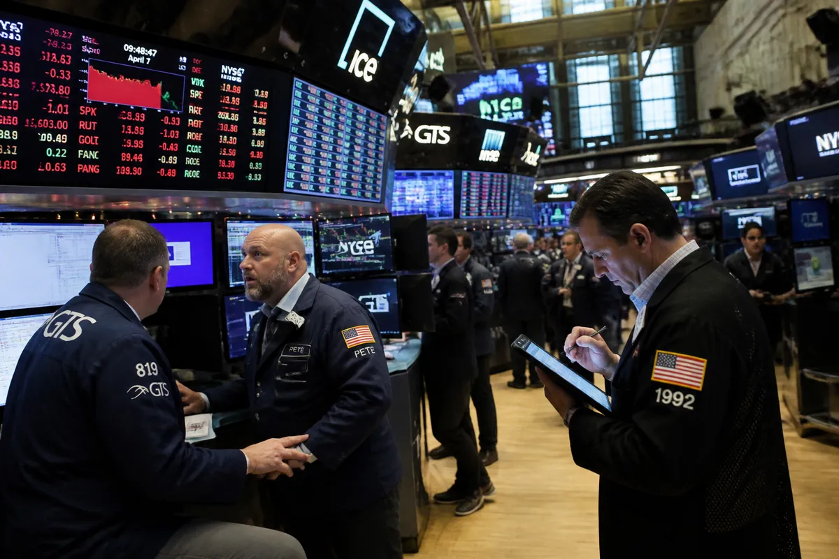 Wall Street cierra mixto: Nasdaq cae un 0,4% mientras el Dow sube por el petróleo