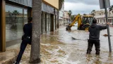 Dos agentes locales de Els Poblets quedaron atrapados una hora al auxiliar a un vecino durante la DANA Adam