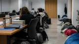 Sindicatos docentes se encierran en la Conselleria y exigen reabrir la mesa de negociación