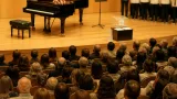 Yolanda Marín llena el Sagrada Familia de Elda en el concierto benéfico por la ELA