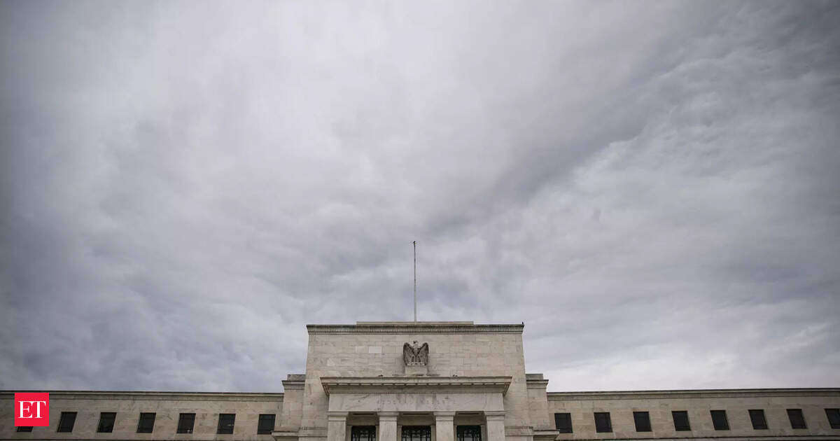 ¿Están los banqueros centrales a punto de ser arrastrados por la tormenta de la Reserva Federal? Descubre las implicaciones globales.