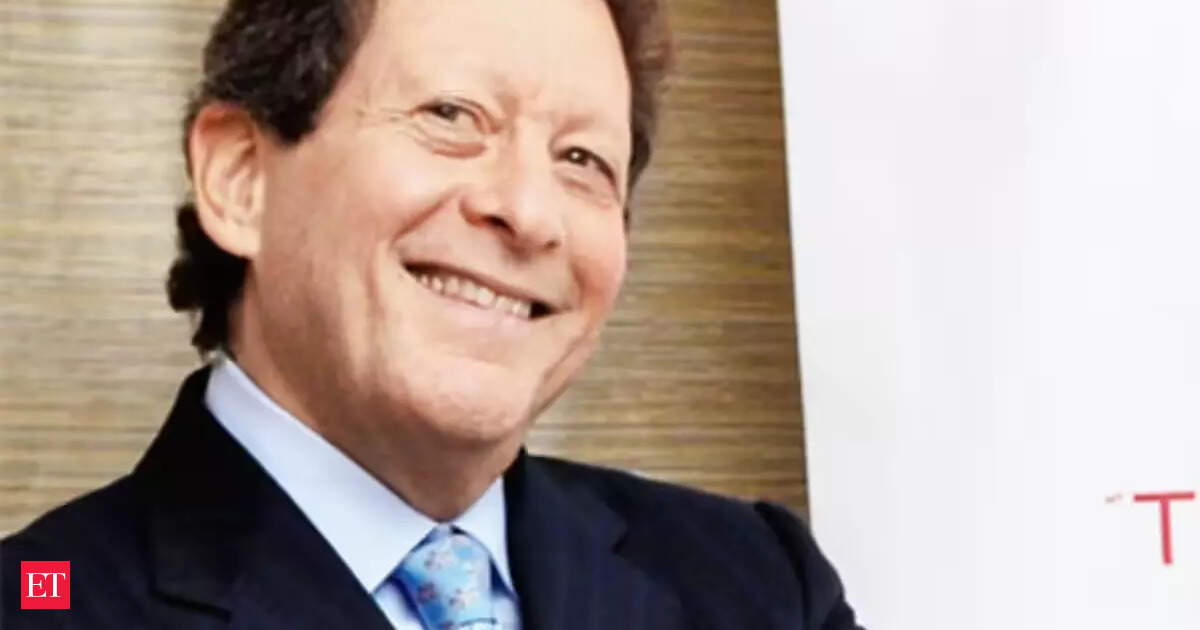 Thomas Pritzker deja la presidencia de Hyatt: su arrepentimiento por vínculos con Epstein y Maxwell revela secretos impactantes